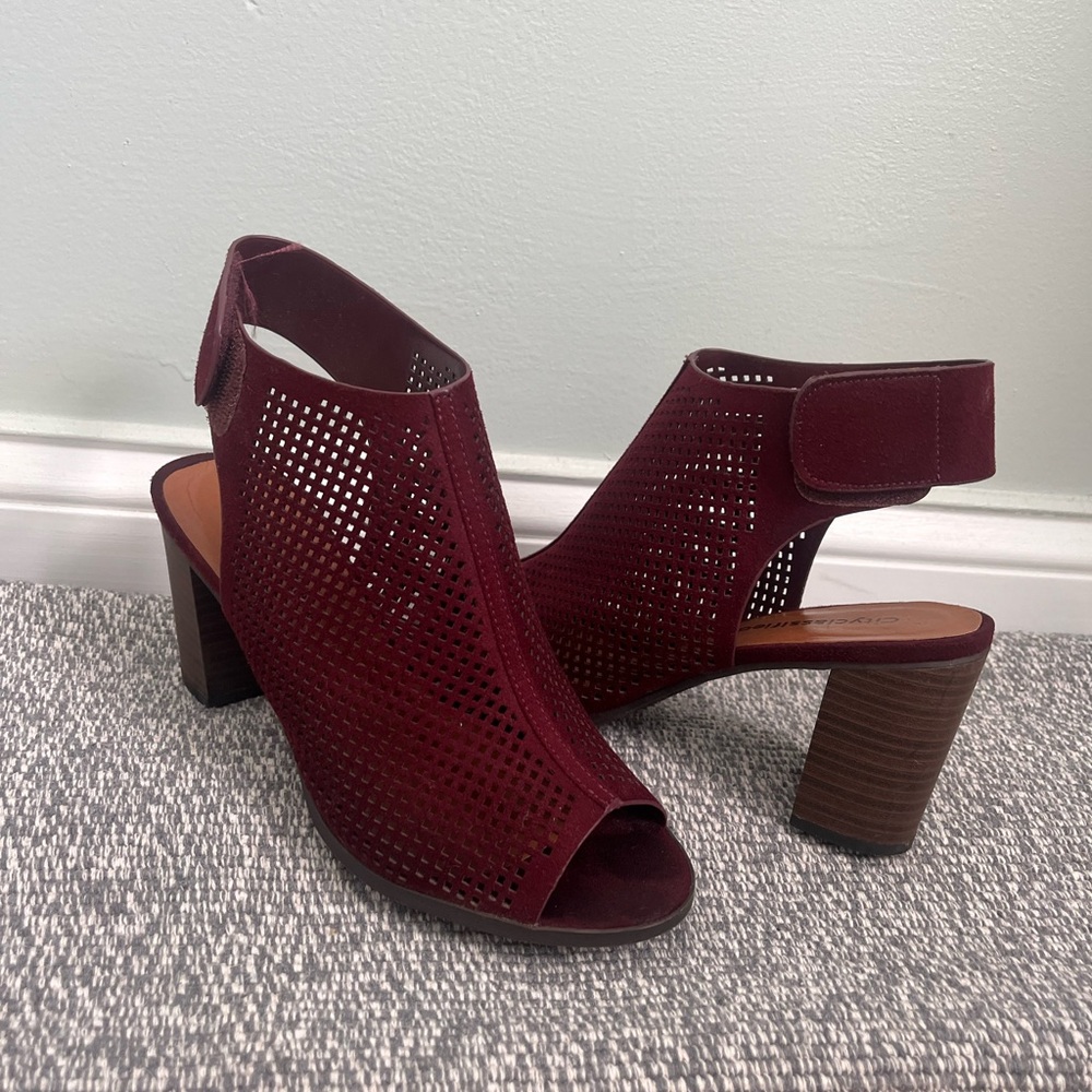 Cityclassified Burgundy Peep-Toe Heels with Stacked Heel